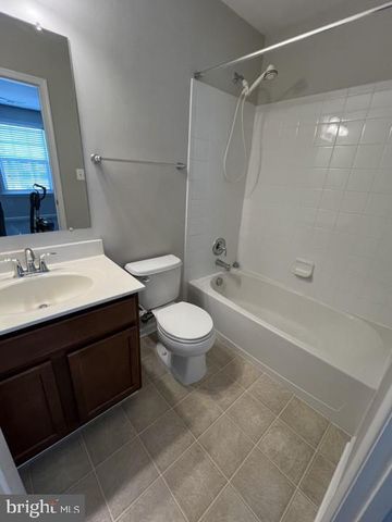 3067 CHINKAPIN OAK LN, Woodbridge, VA 22191