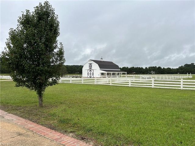 456 Barnes RD, Suffolk, VA 23437