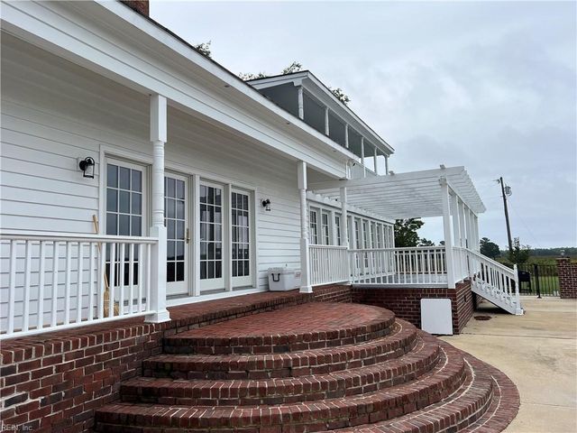 456 Barnes RD, Suffolk, VA 23437