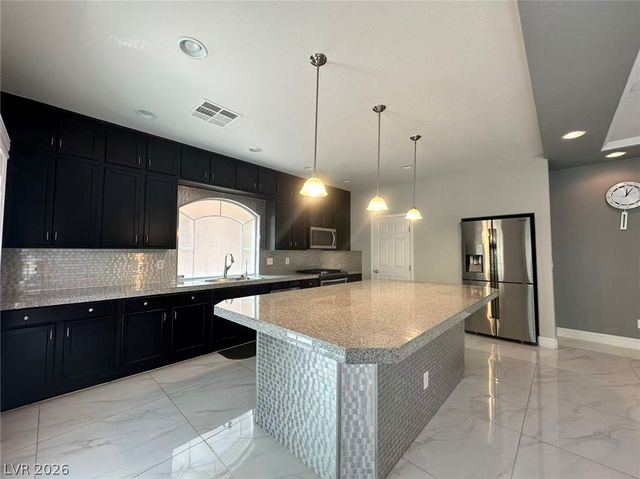 5937 Gordon Creek Avenue, Las Vegas, NV 89139