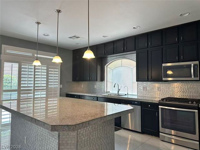 5937 Gordon Creek Avenue, Las Vegas, NV 89139