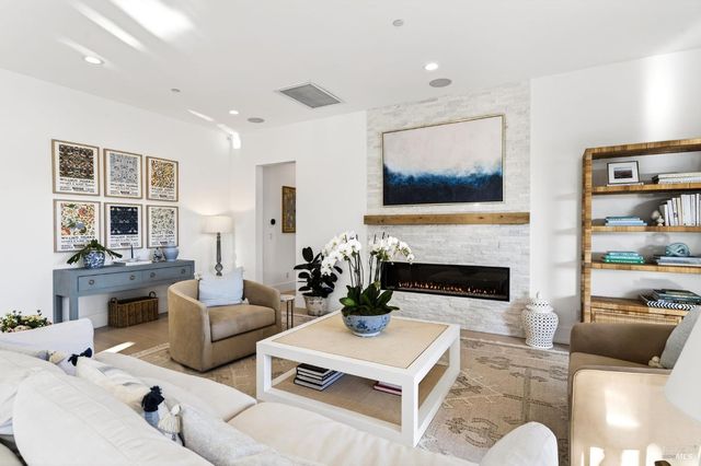 16 Upland Rd, St. Helena, CA 94574