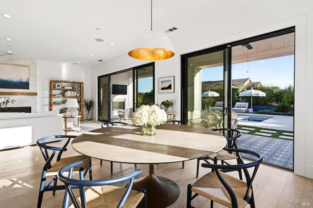 16 Upland Rd, St. Helena, CA 94574