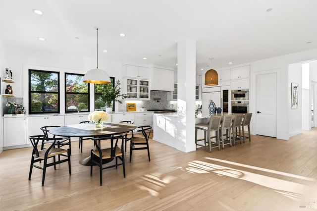 16 Upland Rd, St. Helena, CA 94574