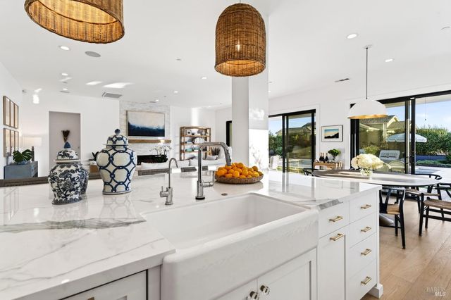 16 Upland Rd, St. Helena, CA 94574