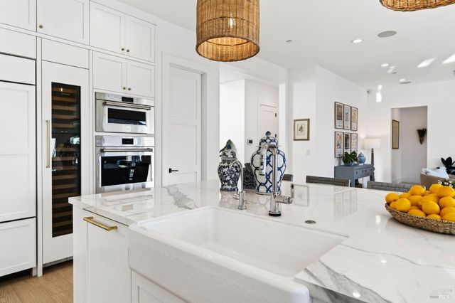 16 Upland Rd, St. Helena, CA 94574