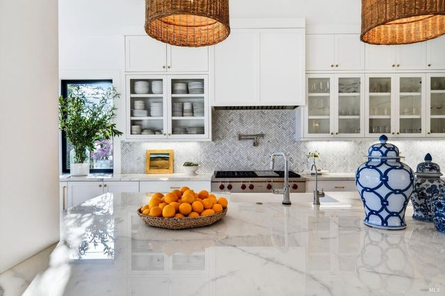 16 Upland Rd, St. Helena, CA 94574