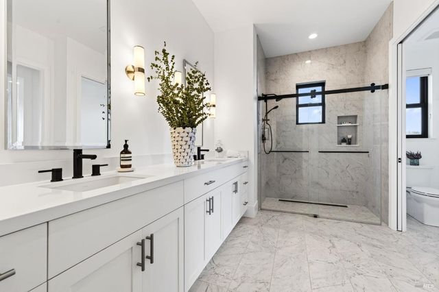 16 Upland Rd, St. Helena, CA 94574