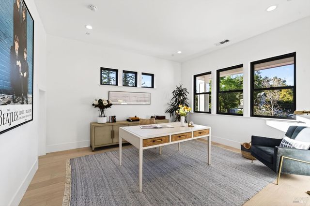 16 Upland Rd, St. Helena, CA 94574