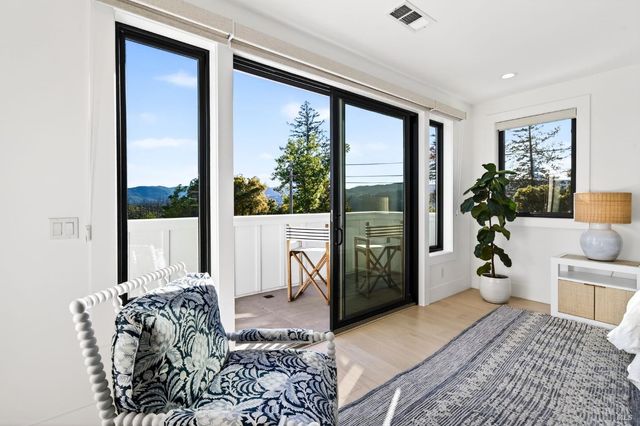 16 Upland Rd, St. Helena, CA 94574