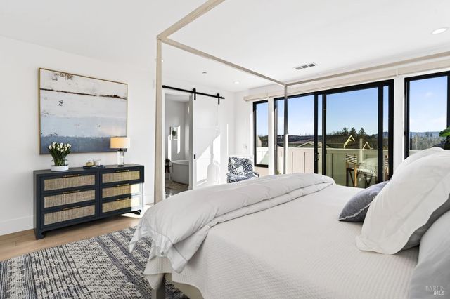 16 Upland Rd, St. Helena, CA 94574