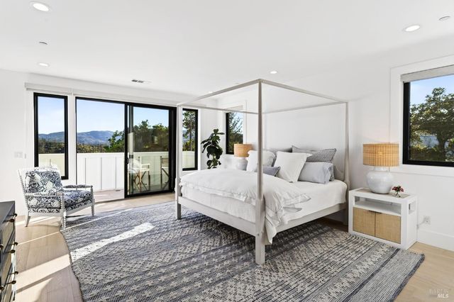 16 Upland Rd, St. Helena, CA 94574