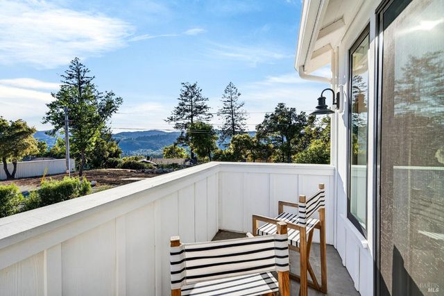 16 Upland Rd, St. Helena, CA 94574