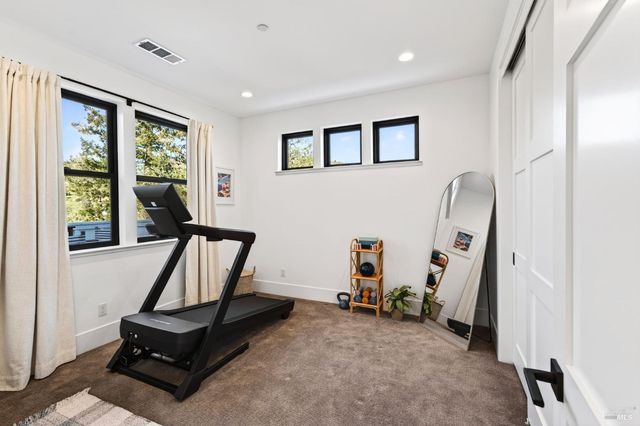 16 Upland Rd, St. Helena, CA 94574