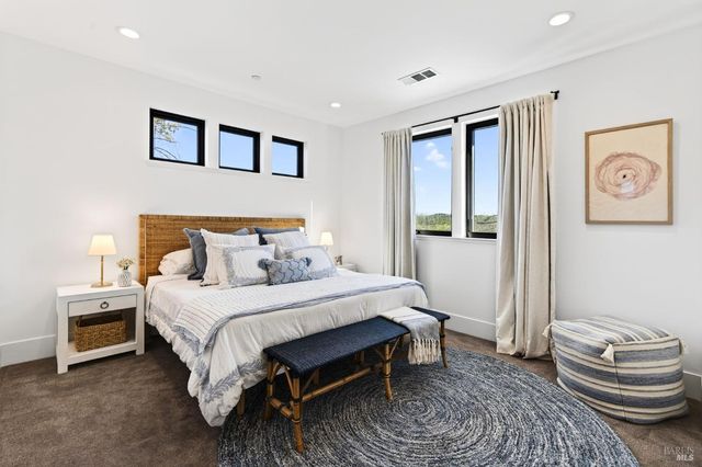 16 Upland Rd, St. Helena, CA 94574