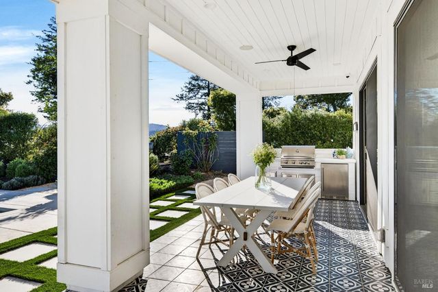 16 Upland Rd, St. Helena, CA 94574