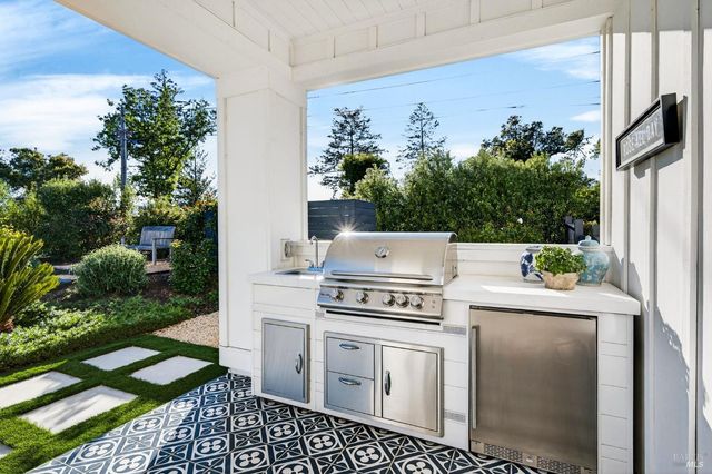 16 Upland Rd, St. Helena, CA 94574