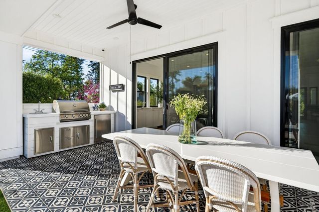 16 Upland Rd, St. Helena, CA 94574