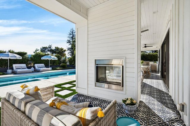 16 Upland Rd, St. Helena, CA 94574