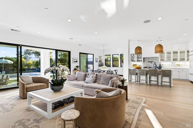 16 Upland Rd, St. Helena, CA 94574