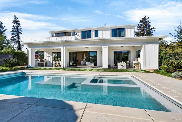 16 Upland Rd, St. Helena, CA 94574