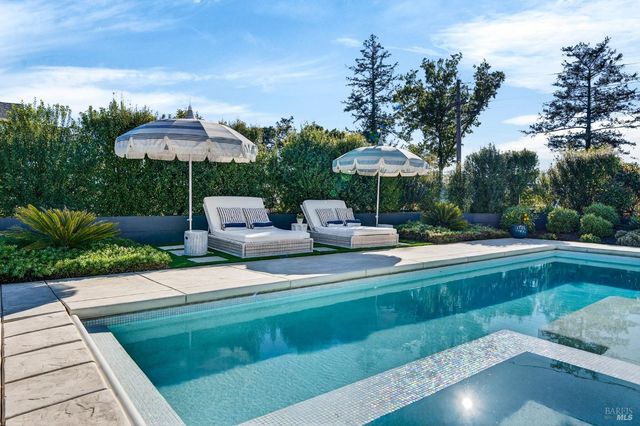 16 Upland Rd, St. Helena, CA 94574