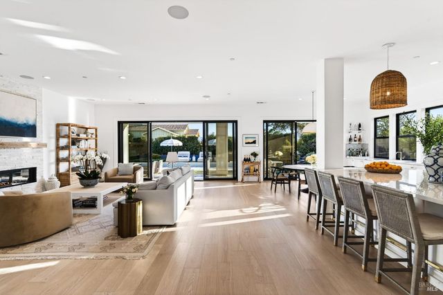 16 Upland Rd, St. Helena, CA 94574