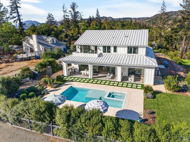 16 Upland Rd, St. Helena, CA 94574