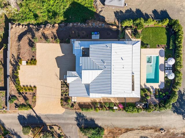 16 Upland Rd, St. Helena, CA 94574