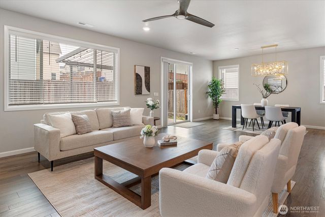 25620 204th Place SE, Covington, WA 98042