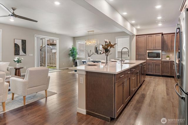 25620 204th Place SE, Covington, WA 98042