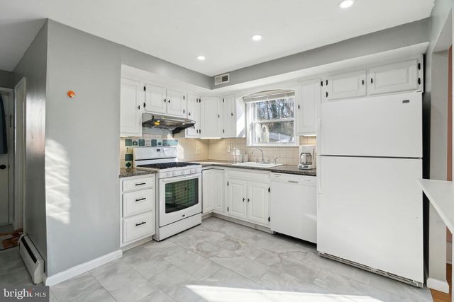 426 E HINCKLEY AVE, Ridley Park, PA 19078