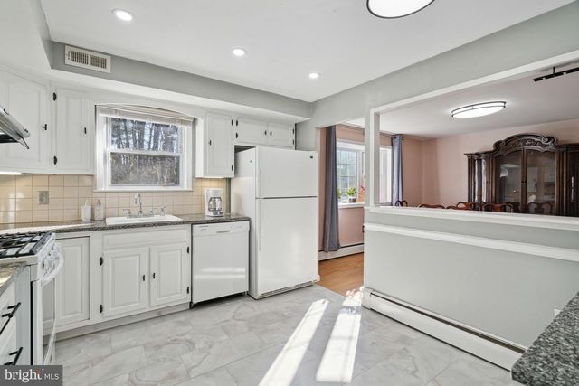 426 E HINCKLEY AVE, Ridley Park, PA 19078