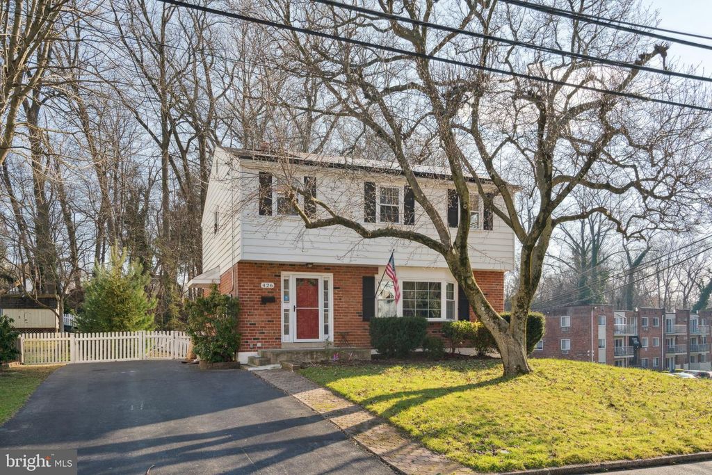 426 E HINCKLEY AVE, Ridley Park, PA 19078