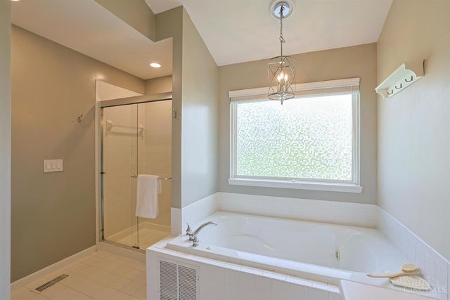 8706 Charleston Ridge Drive, Deerfield Twp., OH 45040