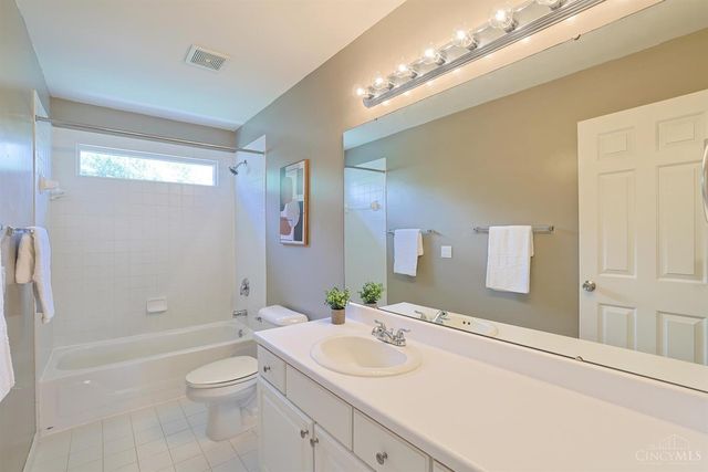 8706 Charleston Ridge Drive, Deerfield Twp., OH 45040