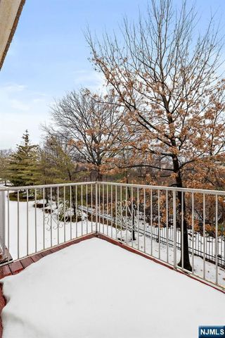 12 Liberty Court, Secaucus, NJ 07094