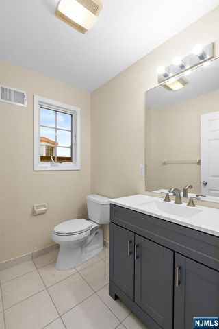 12 Liberty Court, Secaucus, NJ 07094