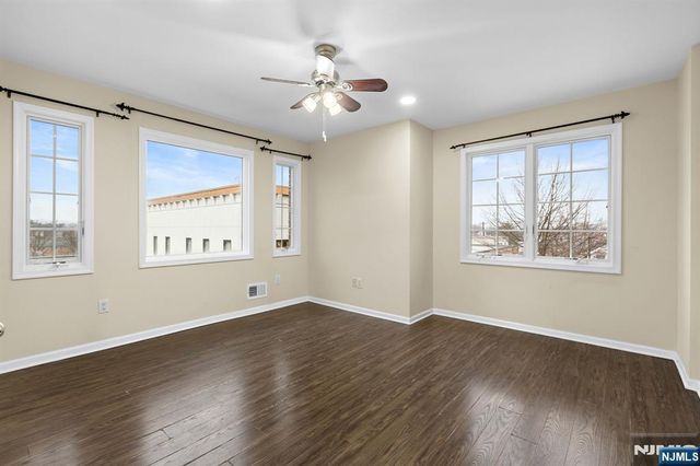 12 Liberty Court, Secaucus, NJ 07094