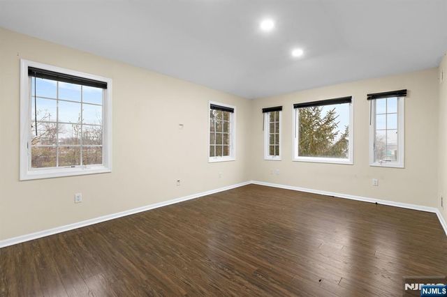 12 Liberty Court, Secaucus, NJ 07094