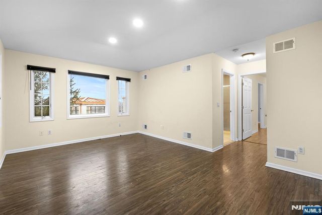 12 Liberty Court, Secaucus, NJ 07094