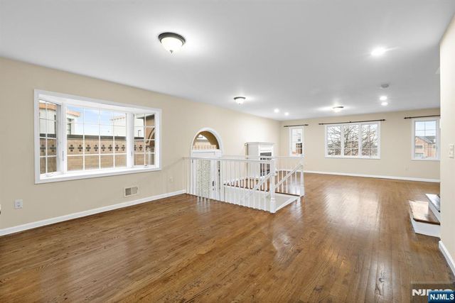 12 Liberty Court, Secaucus, NJ 07094