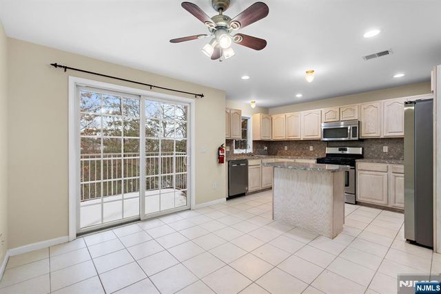 12 Liberty Court, Secaucus, NJ 07094