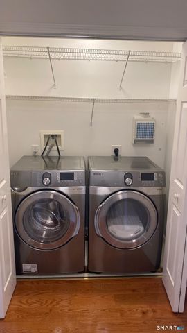 403 Larson Drive 403, Danbury, CT 06810