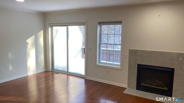 403 Larson Drive 403, Danbury, CT 06810