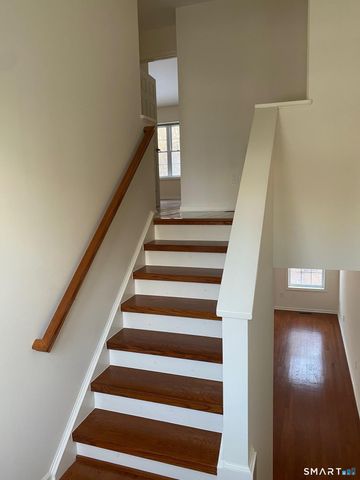 403 Larson Drive 403, Danbury, CT 06810