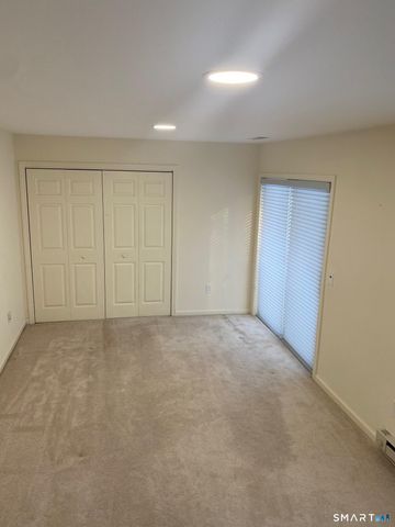 403 Larson Drive 403, Danbury, CT 06810