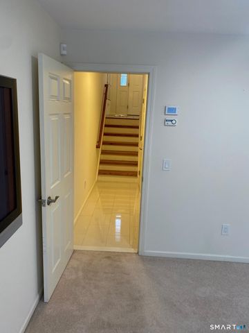 403 Larson Drive 403, Danbury, CT 06810