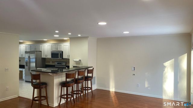 403 Larson Drive 403, Danbury, CT 06810