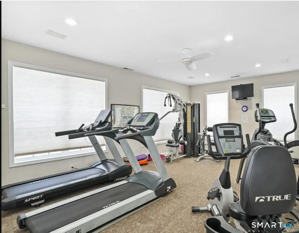 403 Larson Drive 403, Danbury, CT 06810